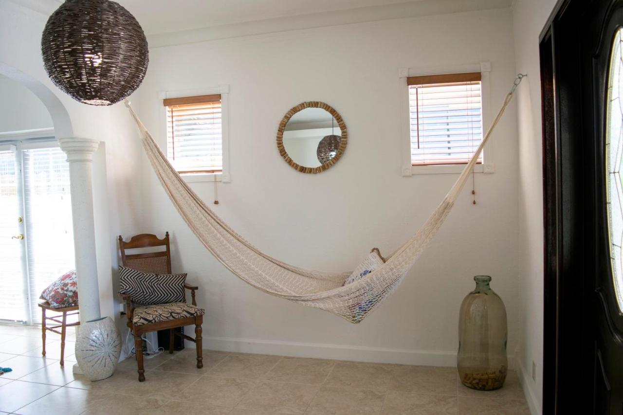 Relax And Unwind In Little Havana Miami Extérieur photo